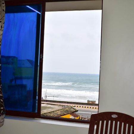 Hotel Lovely Inn ! Puri ปูรี ภายนอก รูปภาพ