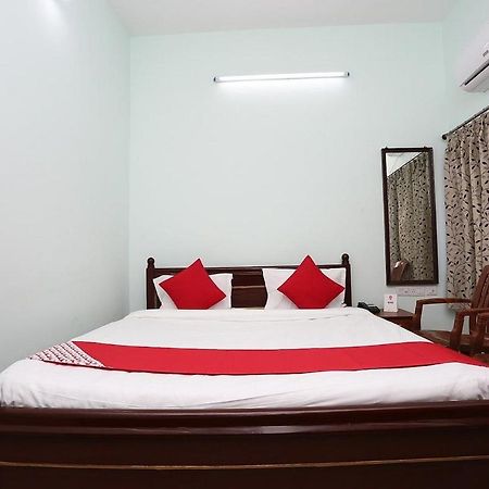 Hotel Lovely Inn ! Puri ปูรี ภายนอก รูปภาพ