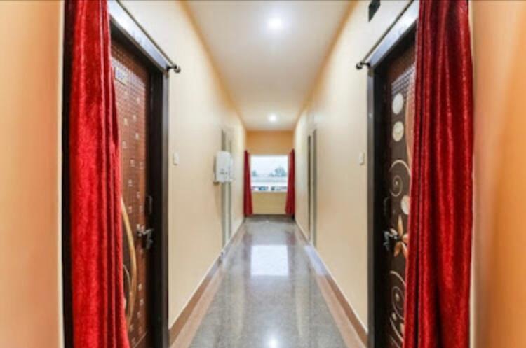 Hotel Lovely Inn ! Puri ปูรี ภายนอก รูปภาพ
