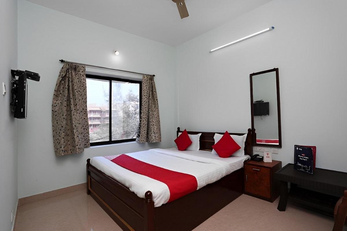 Hotel Lovely Inn ! Puri ปูรี ภายนอก รูปภาพ