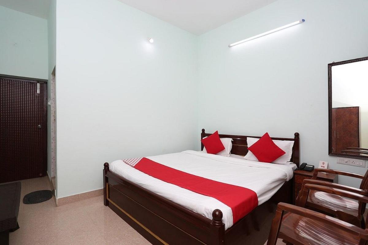 Hotel Lovely Inn ! Puri ปูรี ภายนอก รูปภาพ