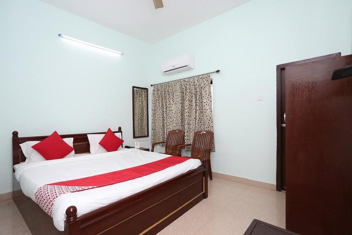 Hotel Lovely Inn ! Puri ปูรี ภายนอก รูปภาพ